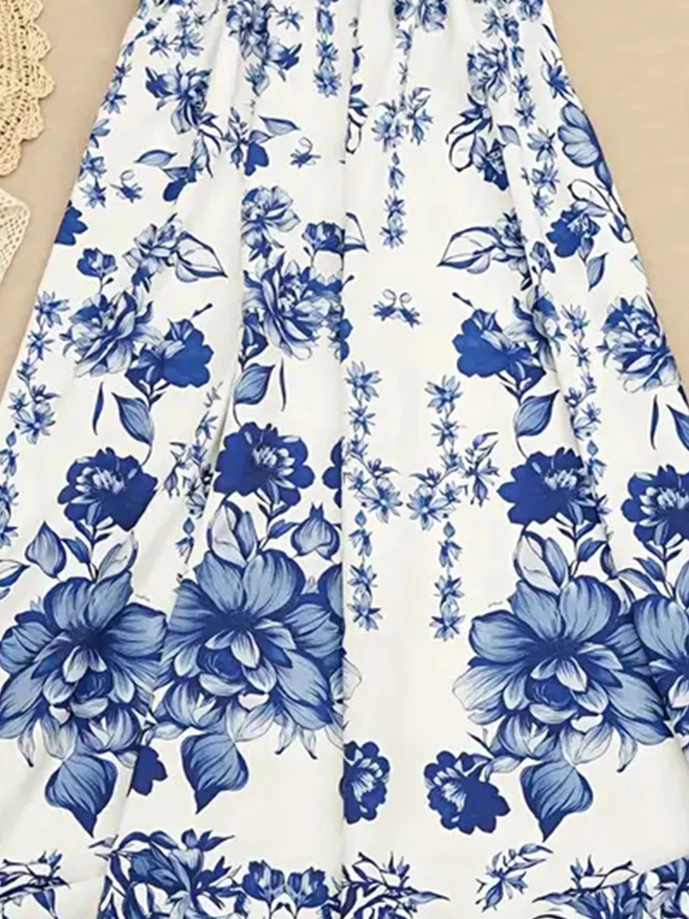 New Blue and White Floral Print Women's Long A-Line Dress, Open Chest Collar and Waist-Cinching Elegant Dress
