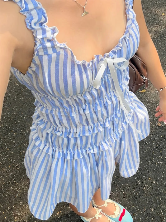 Elegant Striped Sleeveless Dress with Flattering