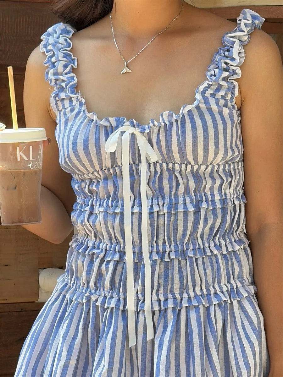 Elegant Striped Sleeveless Dress with Flattering